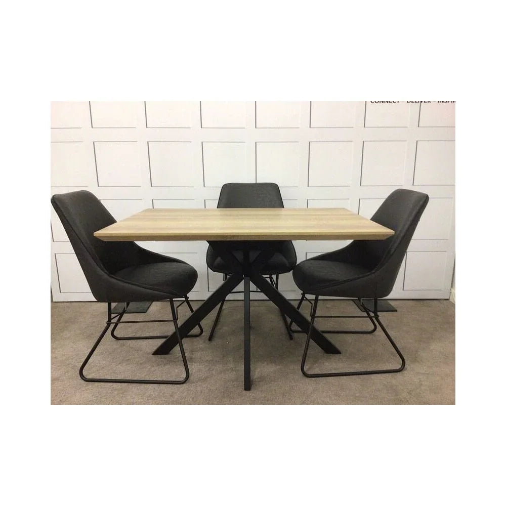 Manhattan Table 1400mm Oak