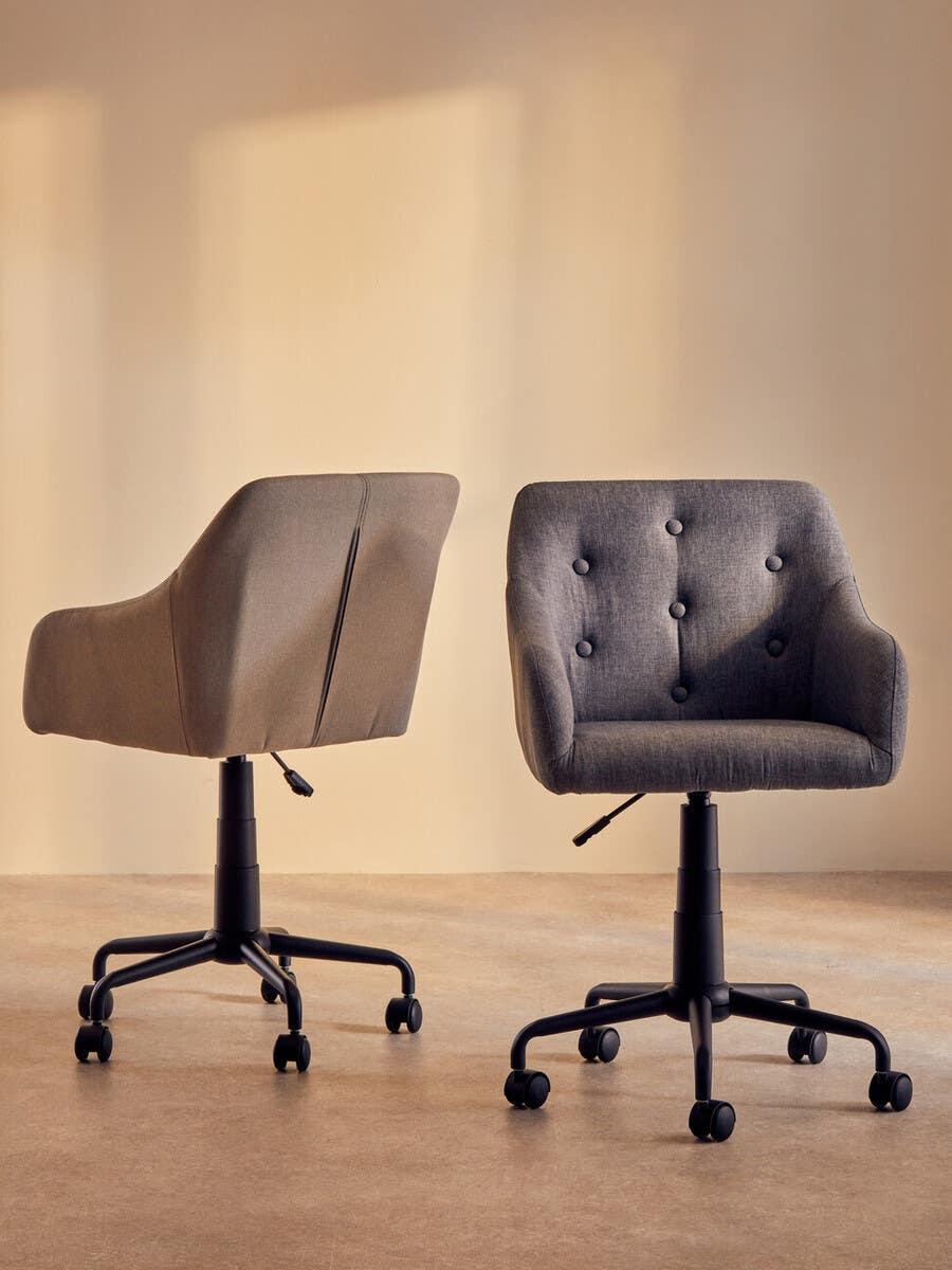 Grey fabric office chairs with button-tufted backrests and black swivel bases on castors
