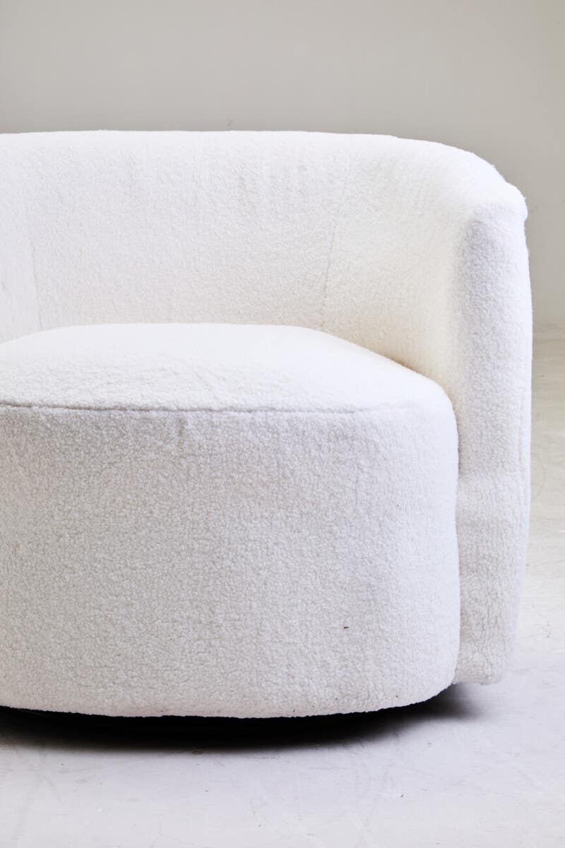 Luxe Swivel Lounge Chair