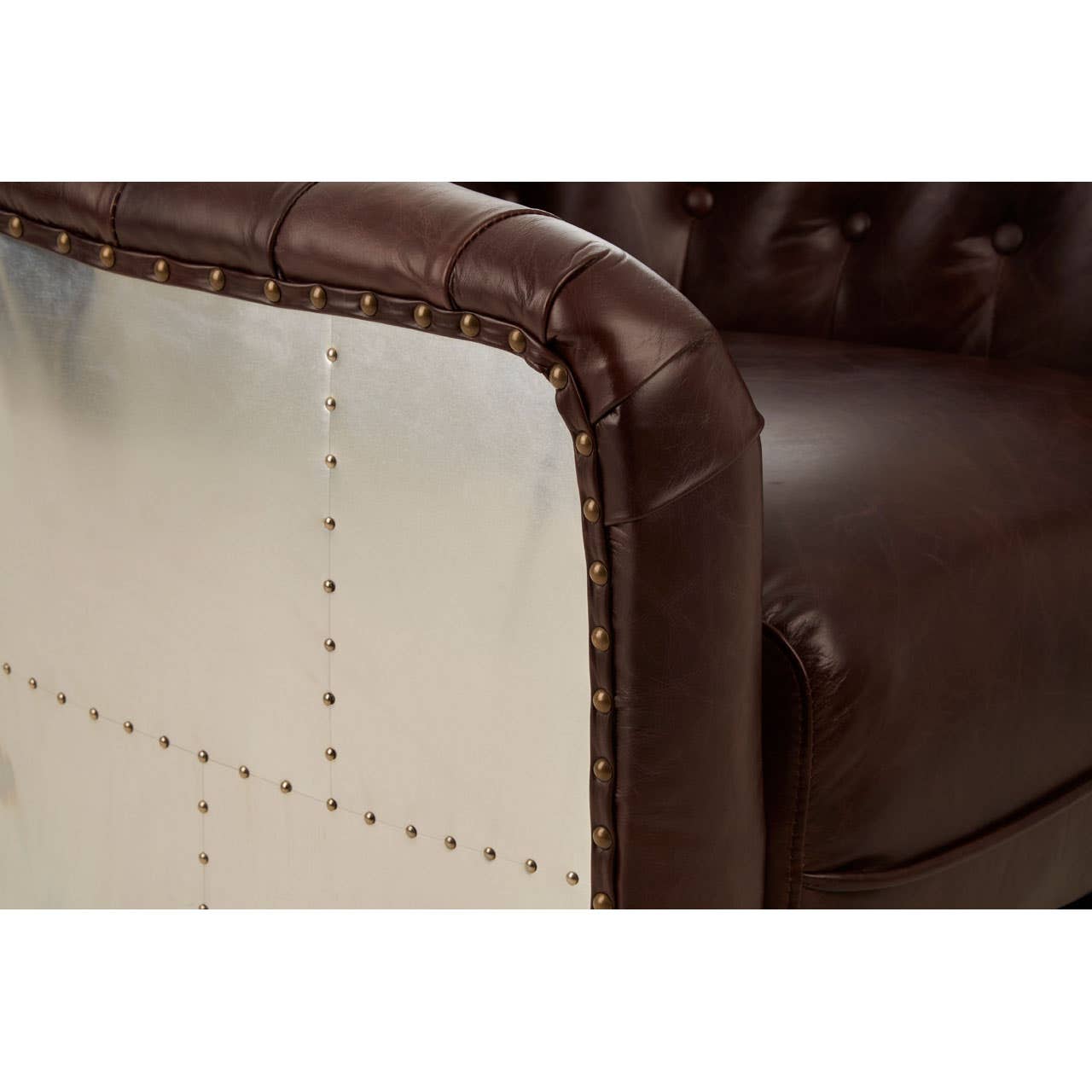 Luxe Buttoned Leather Armchair