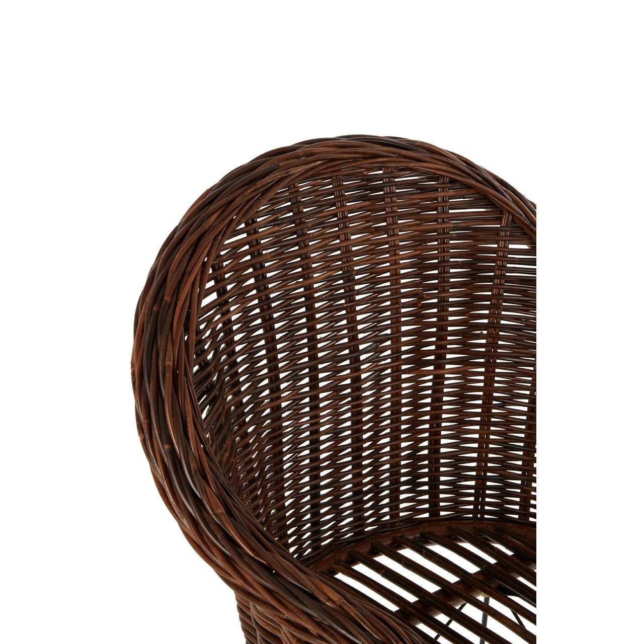 Natural croco rattan chair featuring a rounded backrest and a woven design, showcasing rich brown tones and a sturdy structure. The chair has an open weave pattern that highlights its craftsmanship and natural materials