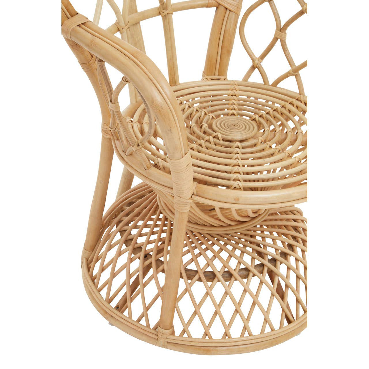 Curved chair made of natural rattan, featuring a woven design with a circular seat and a sturdy base. The chair showcases a light, natural finish and intricate patterns in the rattan weaving