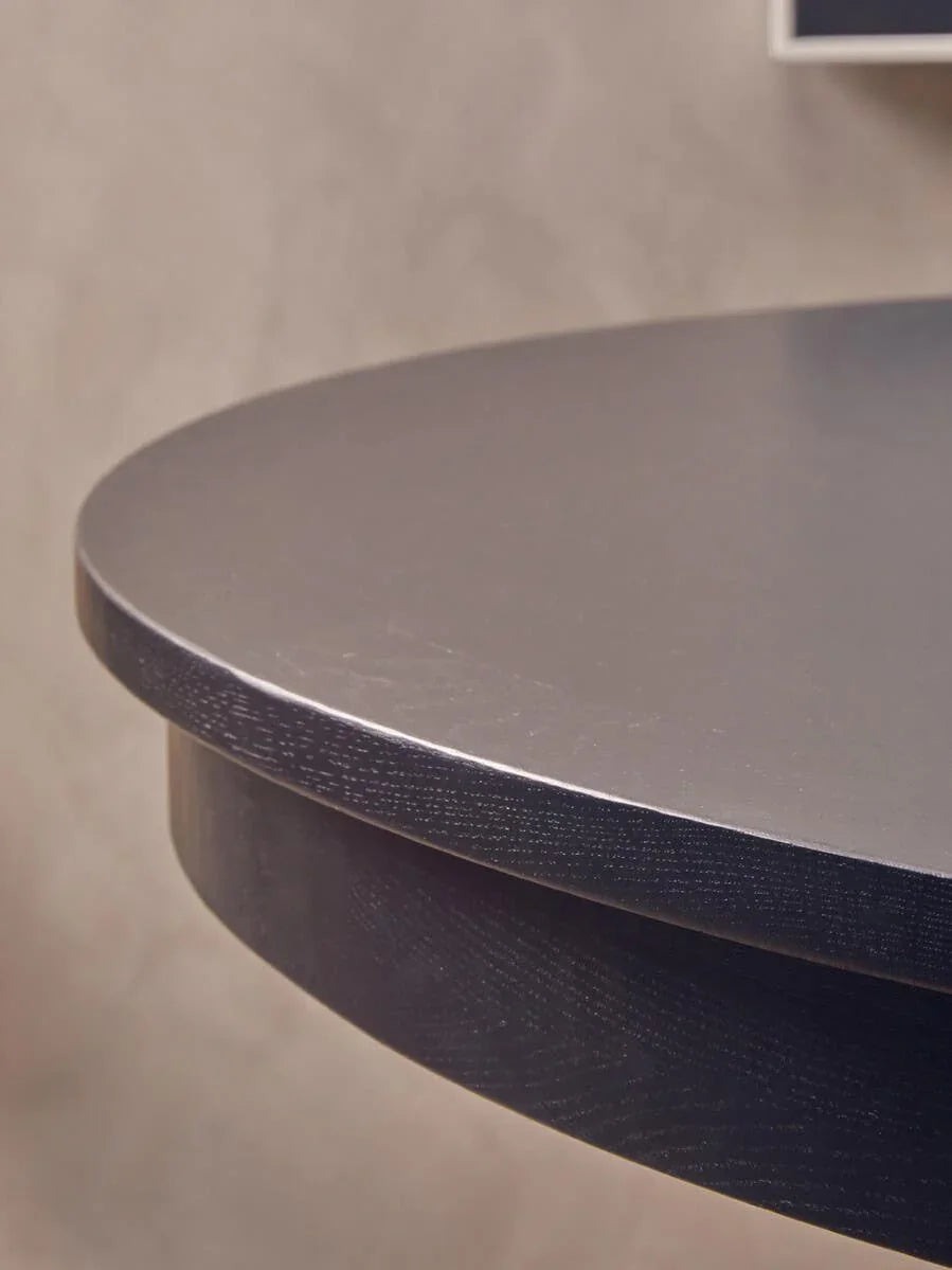 Empire Oak Round Table