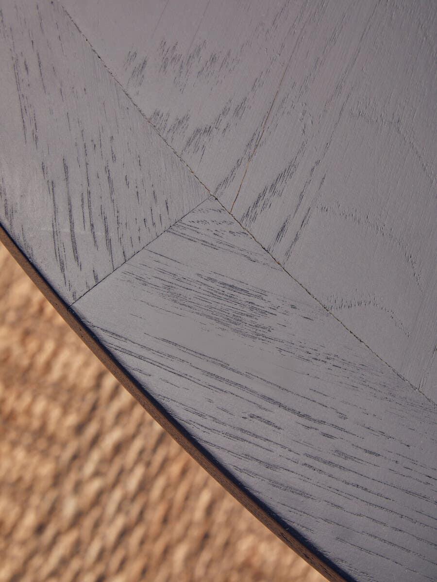 Empire Oak Round Table