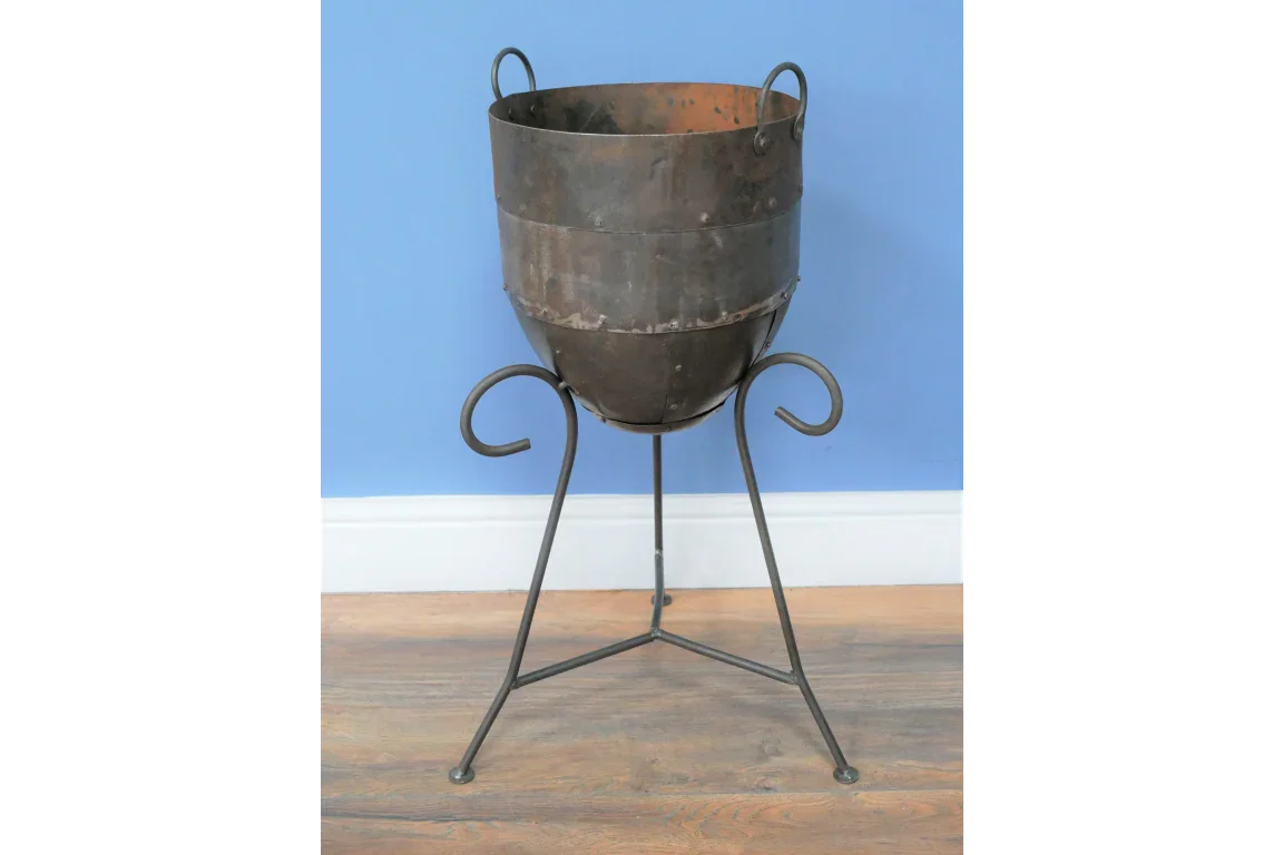 Iron Planter - 7749