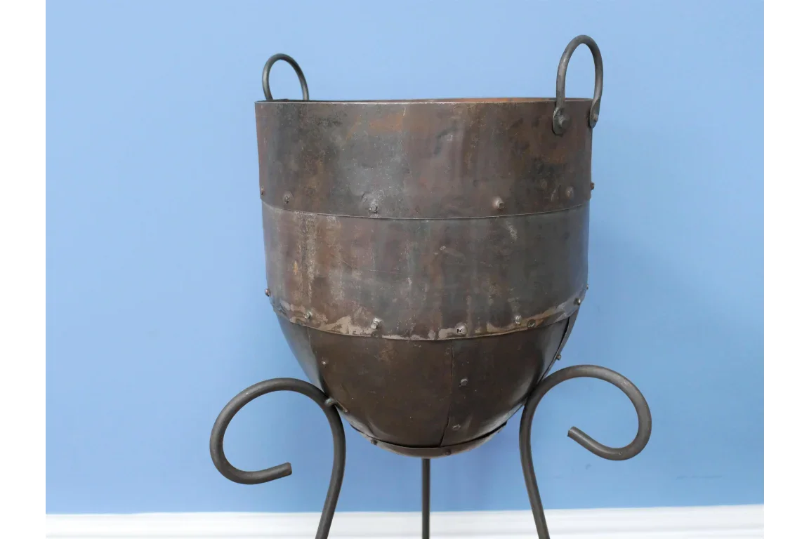 Iron Planter - 7749