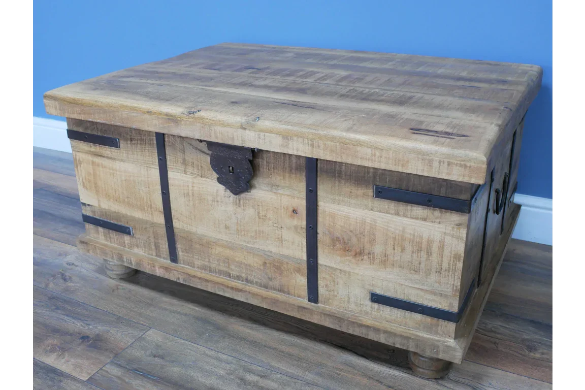 Trunk / Coffee Table - 8151