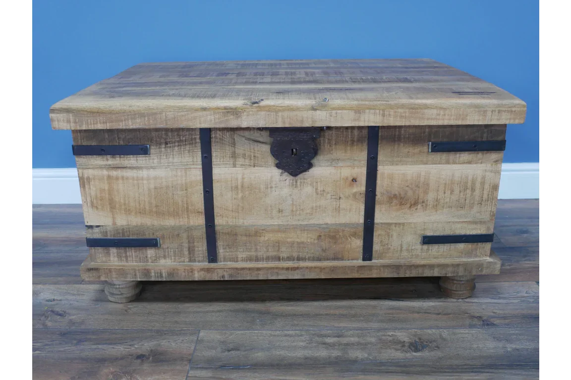 Trunk / Coffee Table - 8151