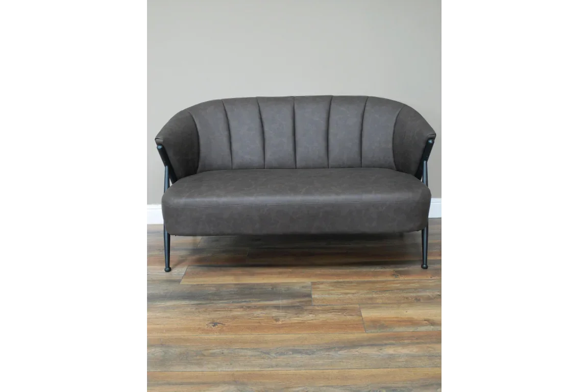 Retro Sofa - 8822
