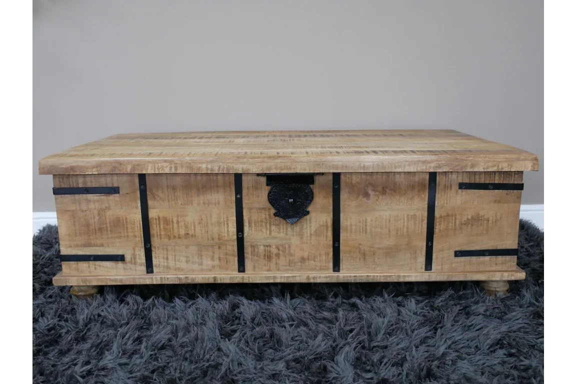 Large Trunk / Coffee Table - 8948