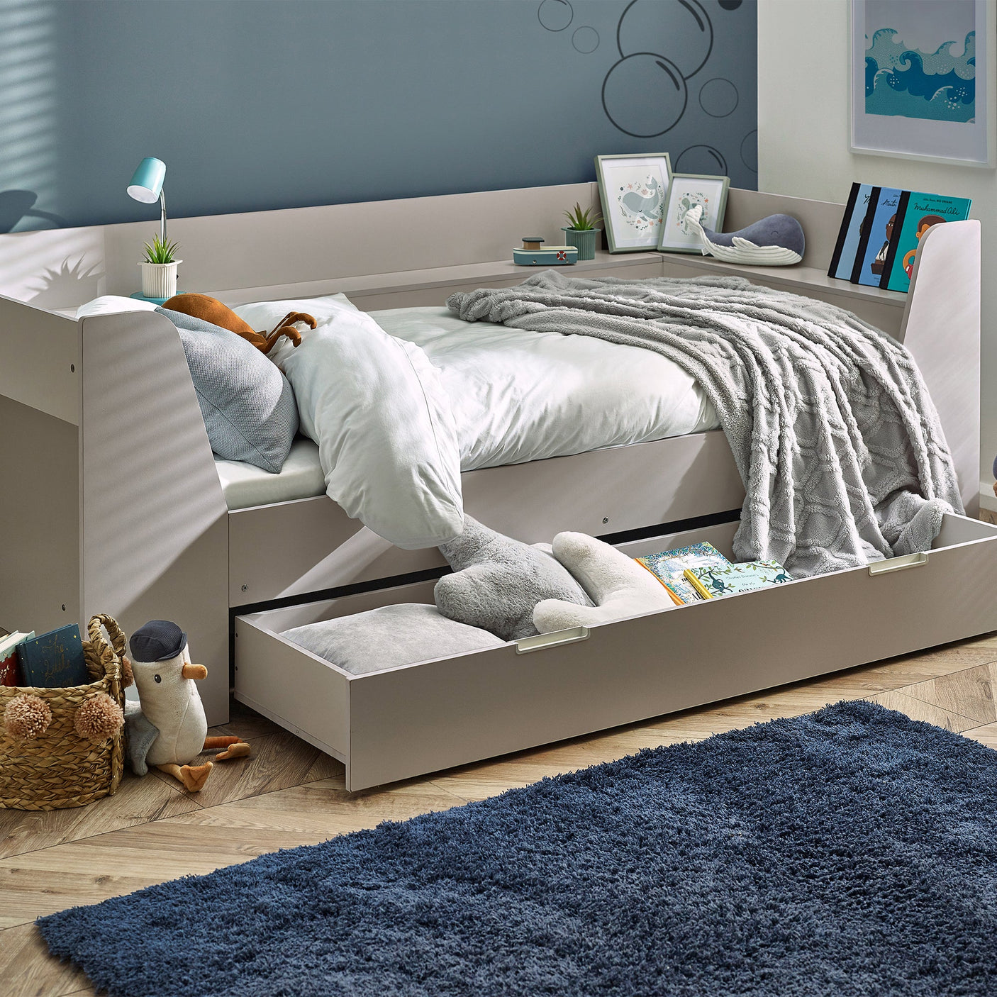 Cyclone Daybed - White - CYC001