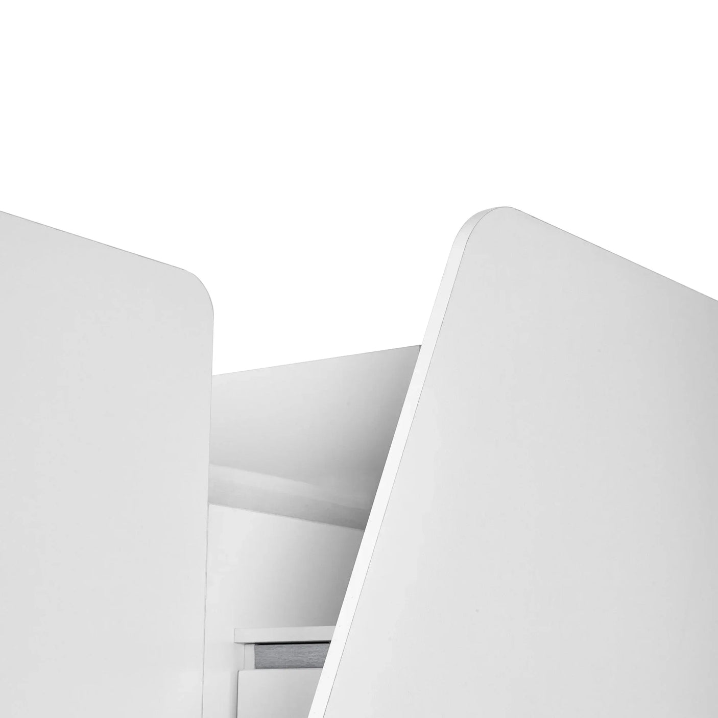 White gloss dining table with extending leaf mechanism close-up