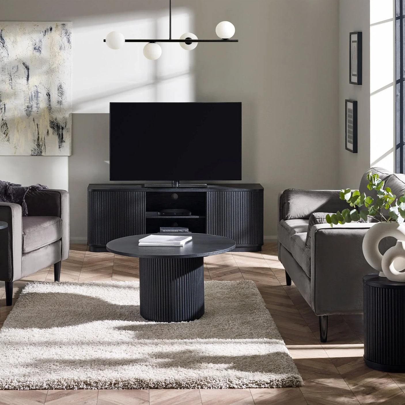 Louis Round Coffee Table - Black - LOU006