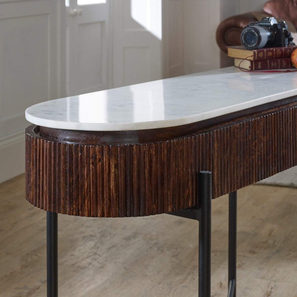 Opal console table made of mango wood with marble top and metal legs
