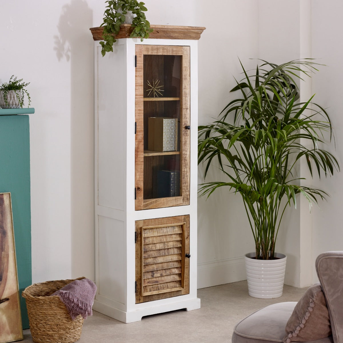 Alfie Wood Bookcase with 3 shelves and 1 door, crafted from mango wood