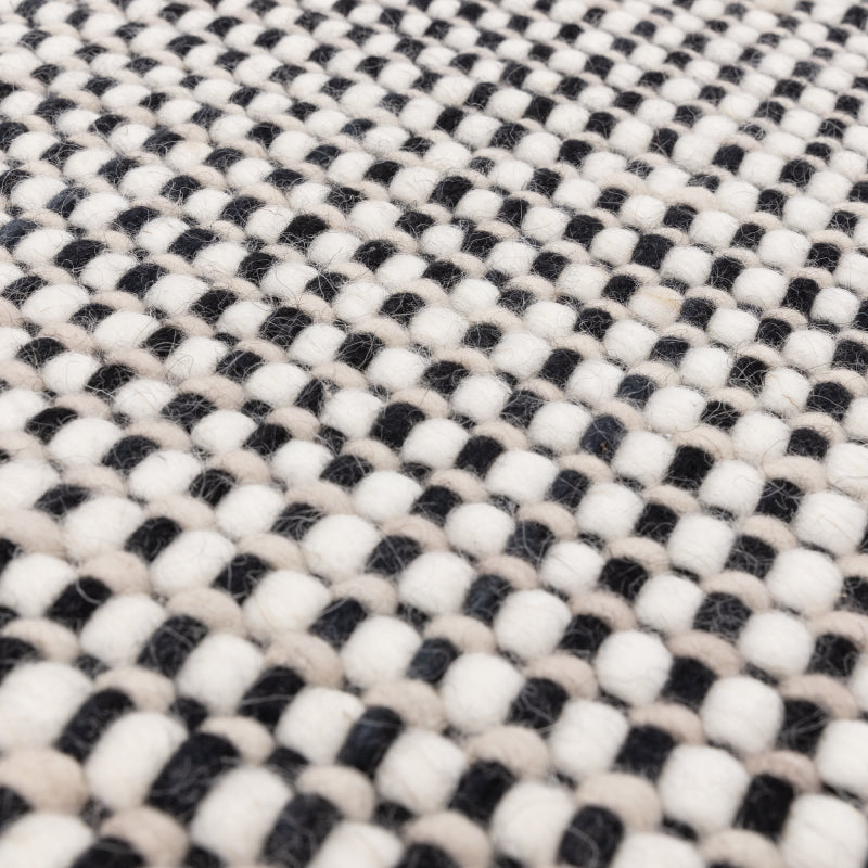 Avalon Monochrome Rug - Image 4