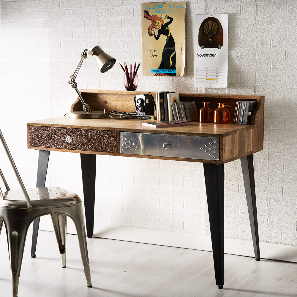 Sorio desk made from reclaimed wood, showcasing eco-friendly craftsmanship and modern design.