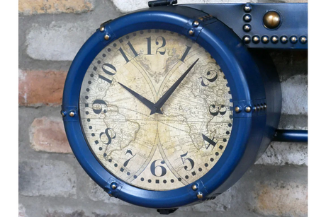 Shelf With Clock & Hooks - 10438