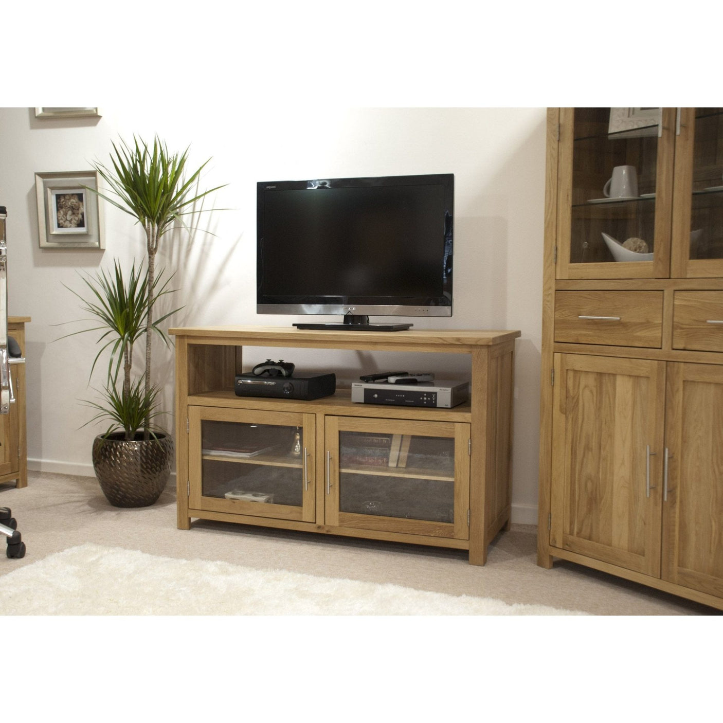 Opus Entertainment Unit