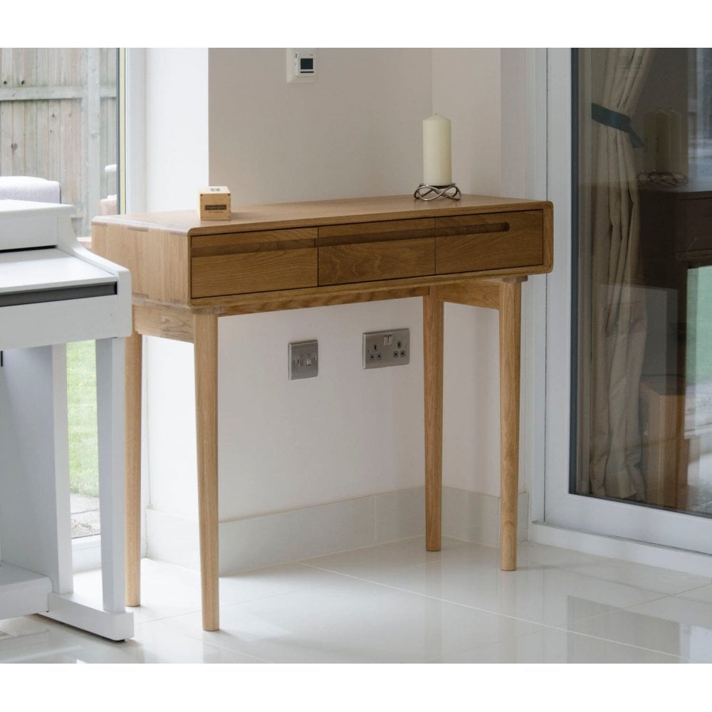 Scandic Hall Table