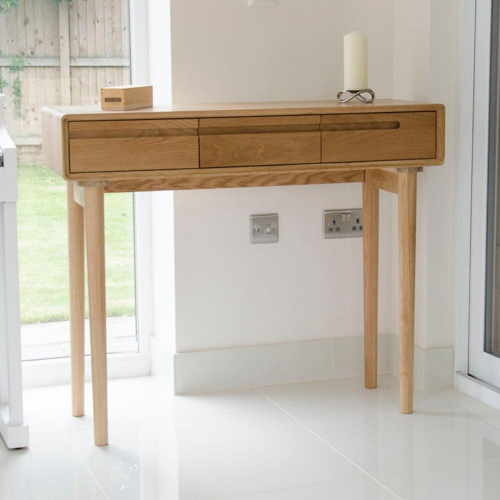 Scandic Hall Table