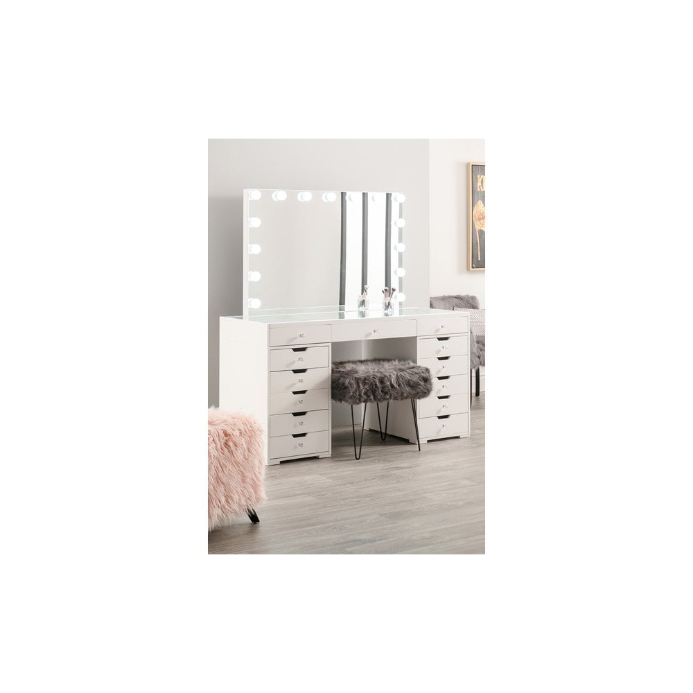 Hollywood Station Pro - White