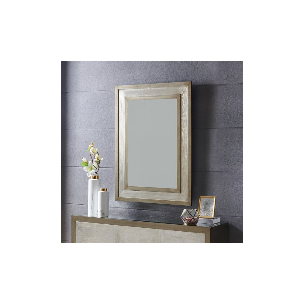 Nova Mirror