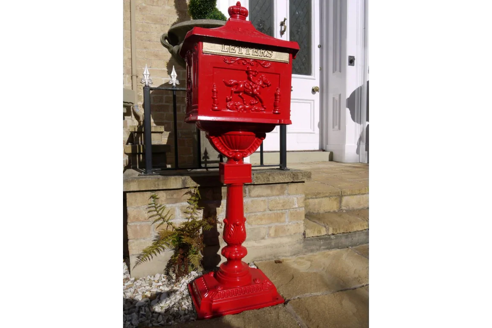 Aluminium Post Box Red - 195