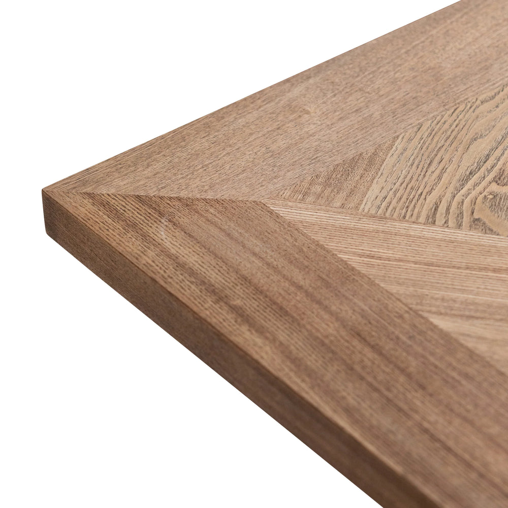 Stylish 1.6m Oak Veneer Dining Table for Modern Homes