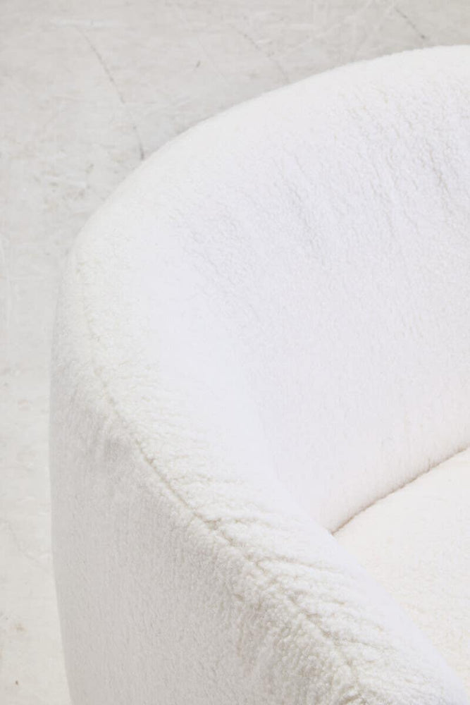 Luxe Swivel Lounge Chair