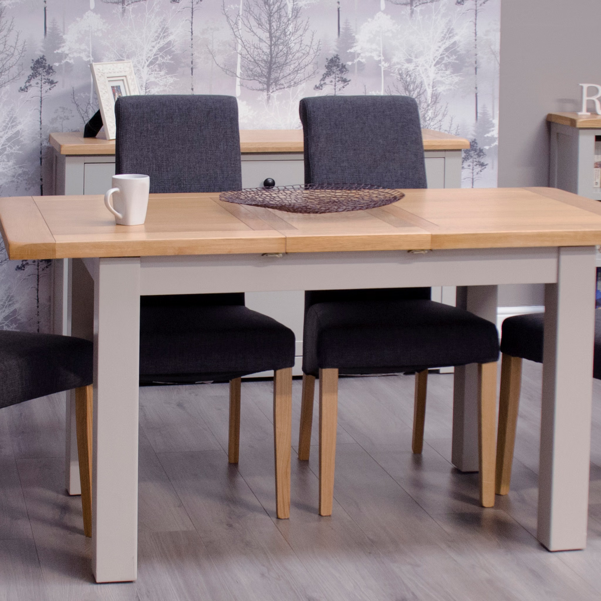 Diamond Small extending Table