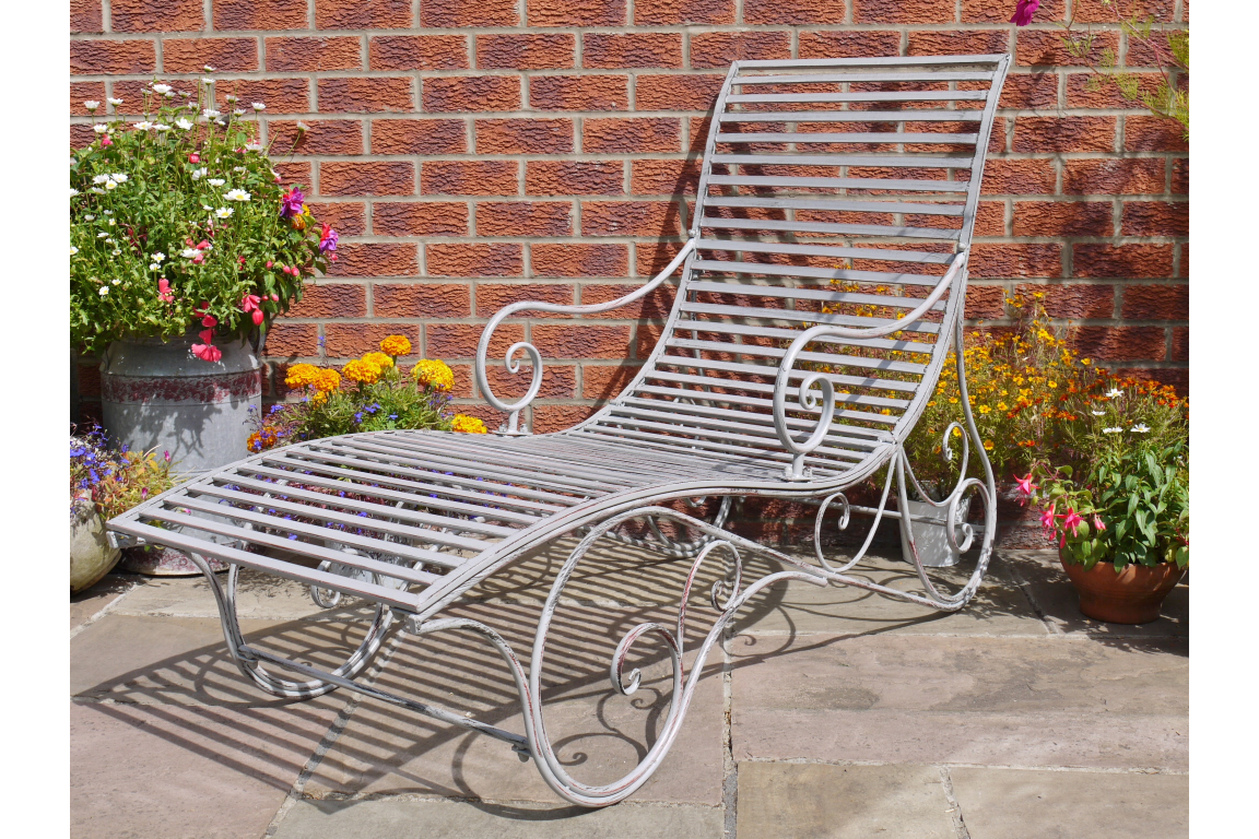 Antique Grey Lounger - 5422