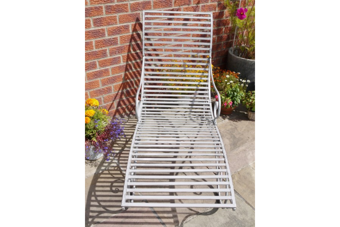 Antique Grey Lounger - 5422