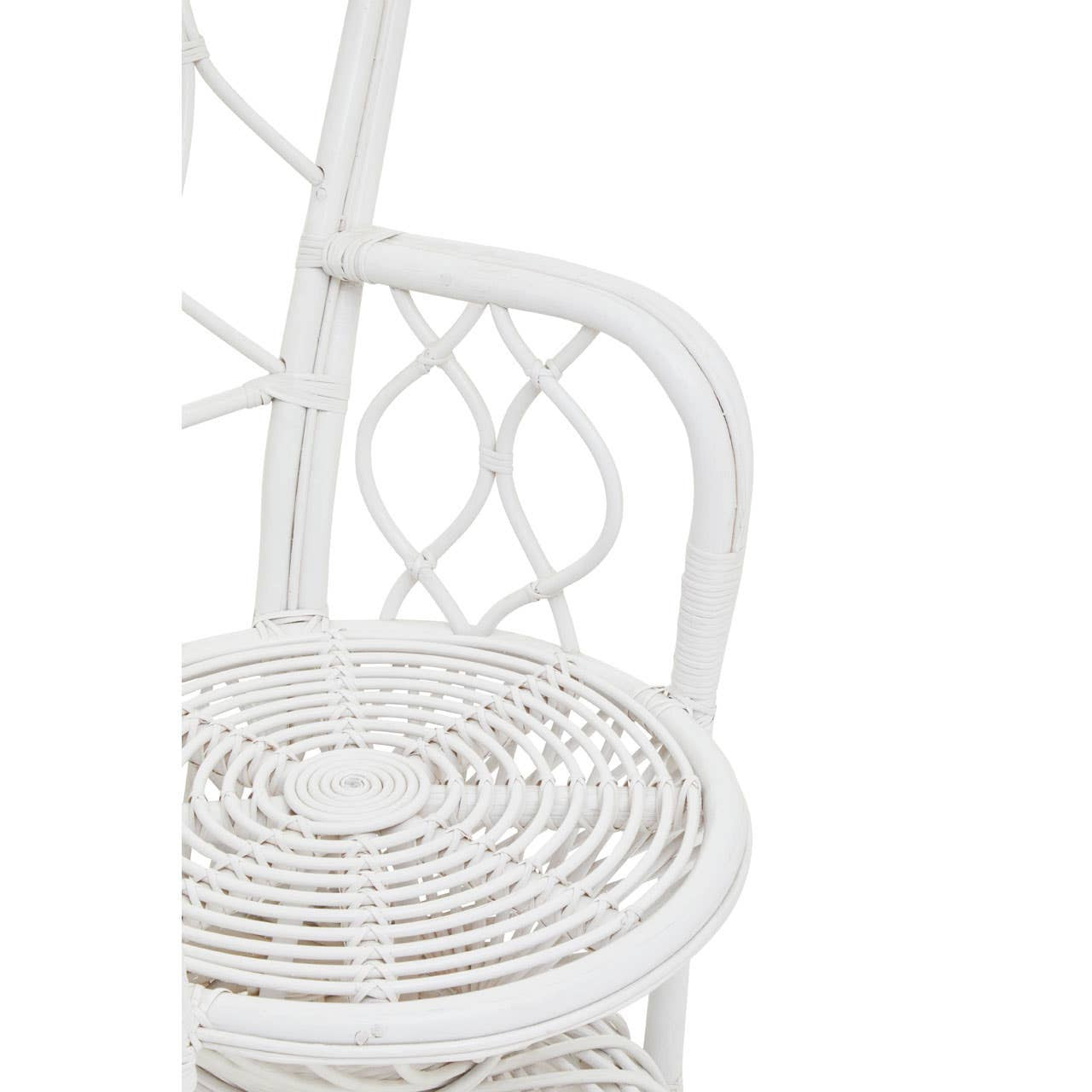 Curved chair made of natural rattan with a grey and white color scheme, featuring a decorative backrest and a round, woven seat. The chair has a light, airy design suitable for indoor or outdoor use