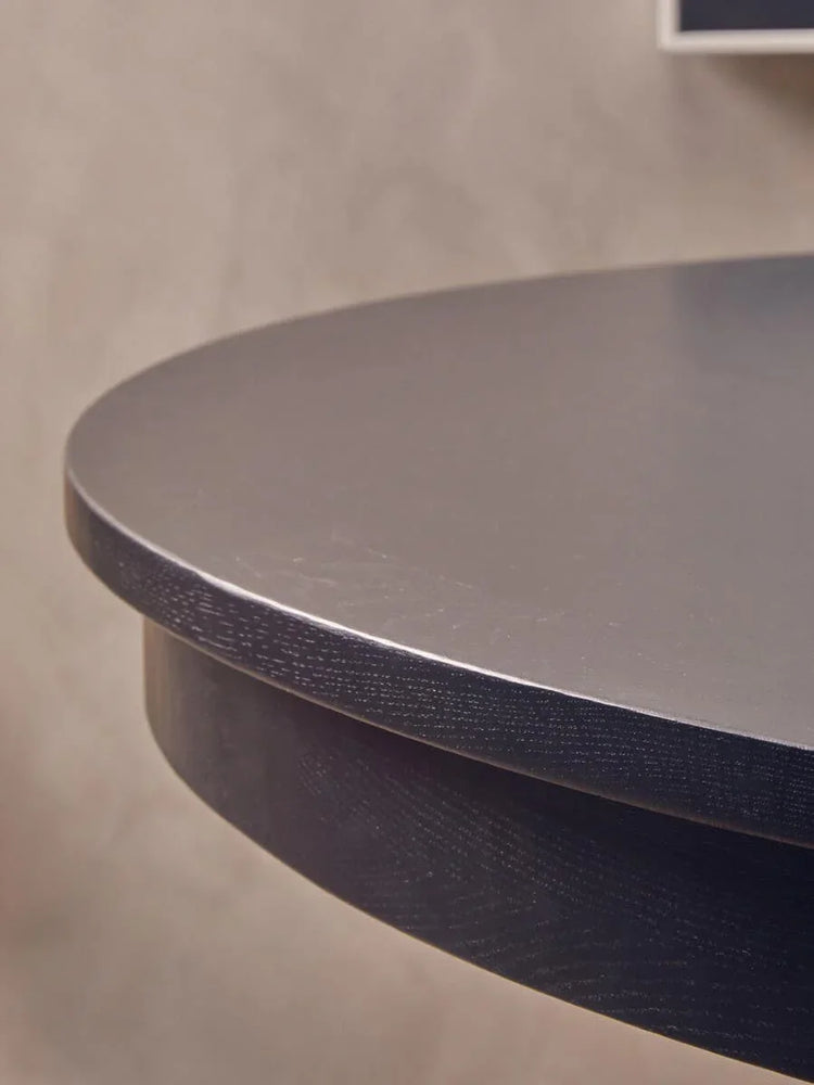 Empire Oak Round Table