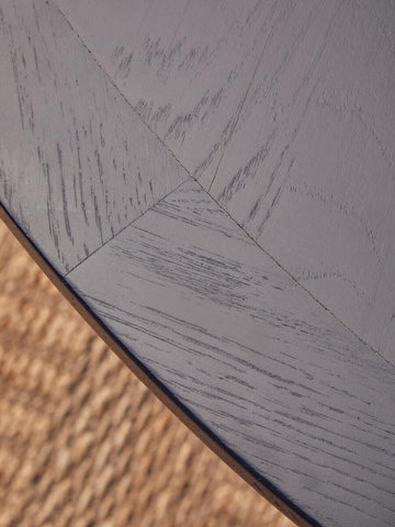 Empire Oak Round Table