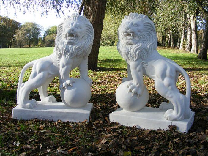 Set of 2 Lion Statues