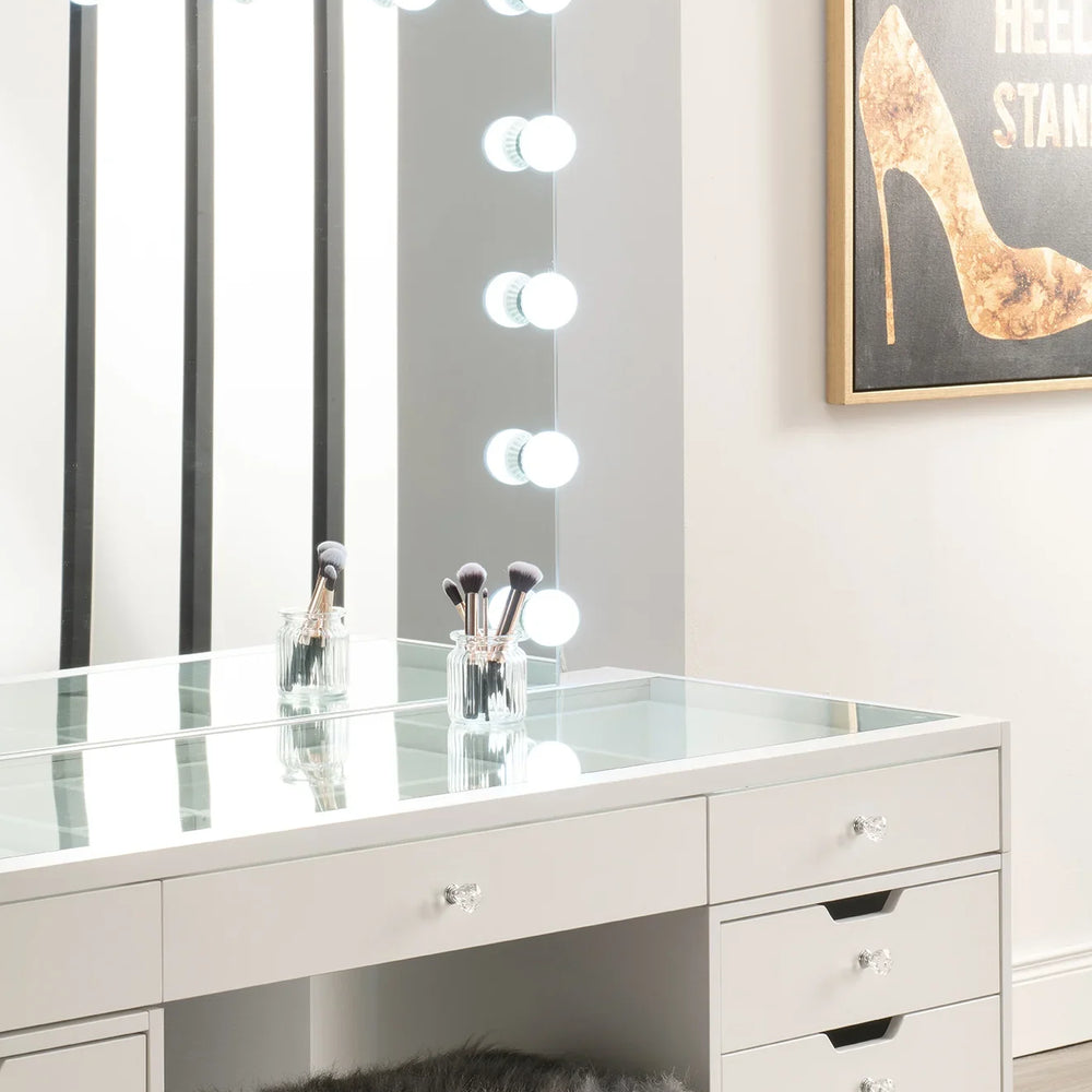 Hollywood Station Pro - White