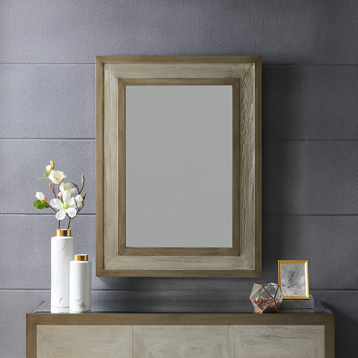 Nova Mirror