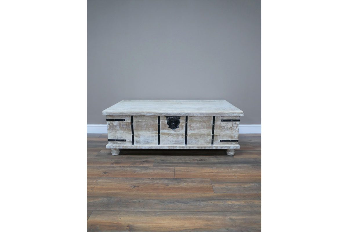 Large Trunk / Coffee Table
