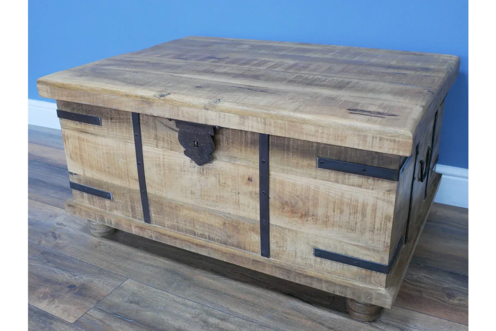 Trunk / Coffee Table - 8151