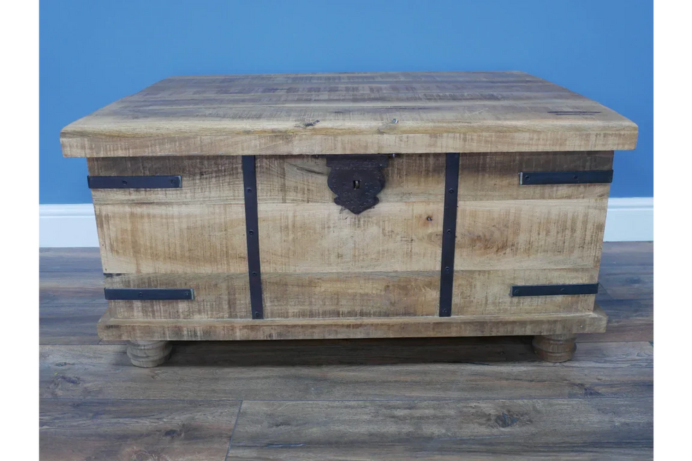 Trunk / Coffee Table - 8151