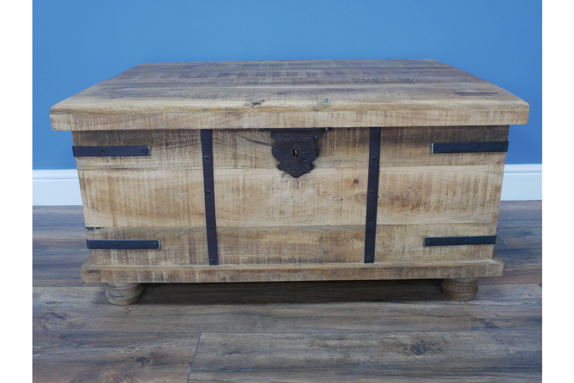 Trunk / Coffee Table - 8151