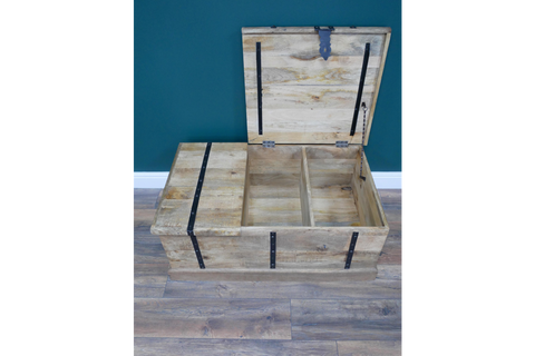 Trunk With Wine Bottle Storage - 8163