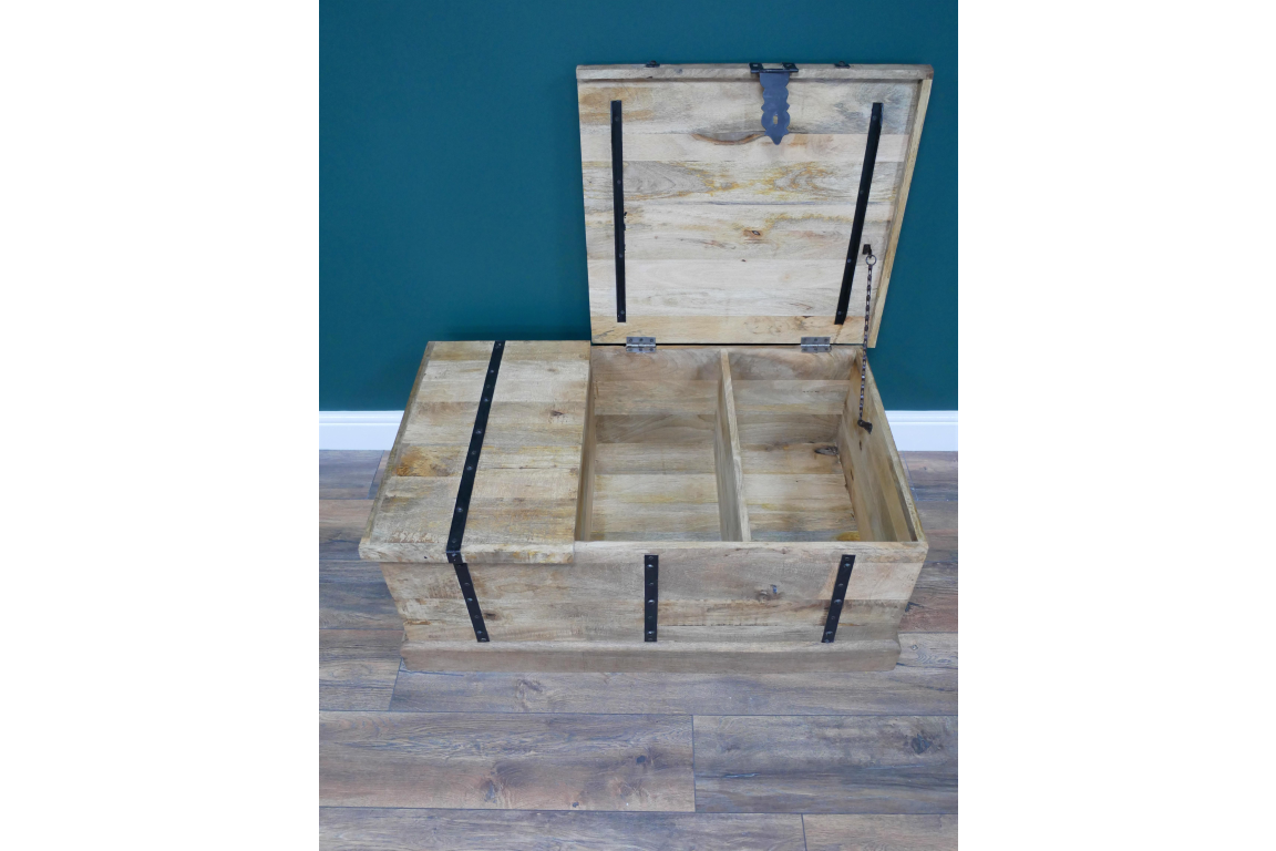 Trunk With Wine Bottle Storage - 8163