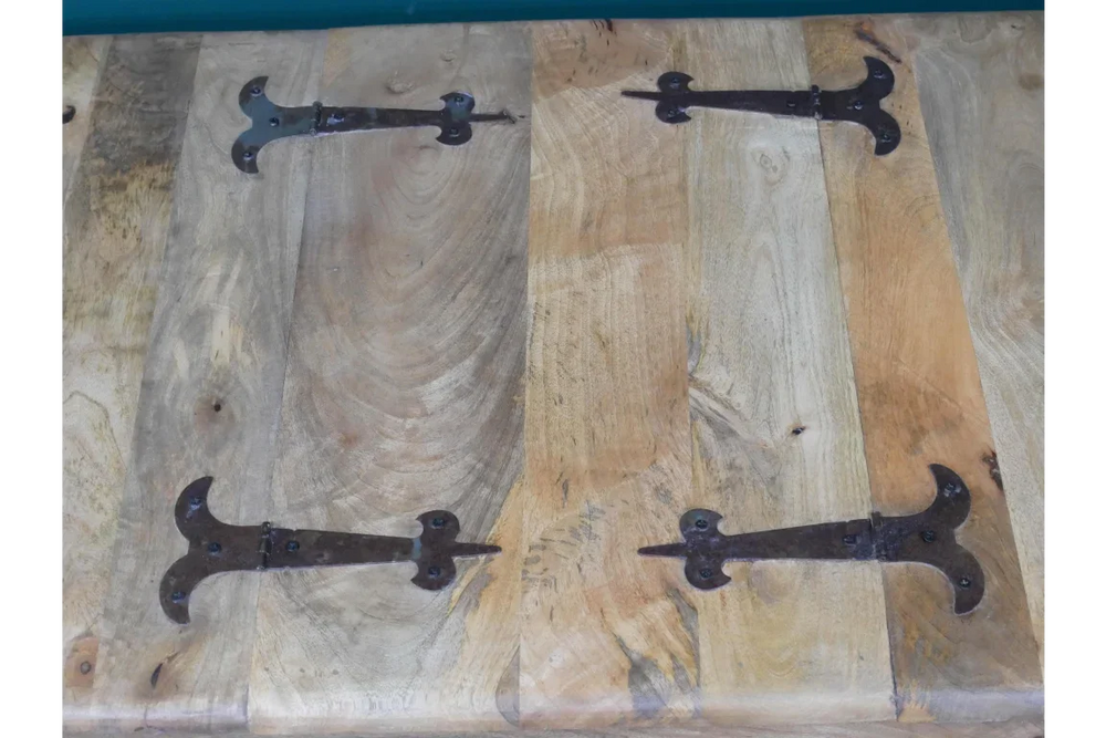 Large Trunk / Coffee Table - 8193