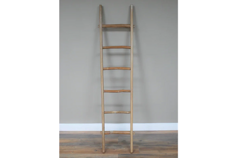 Decorative Ladder - 9154