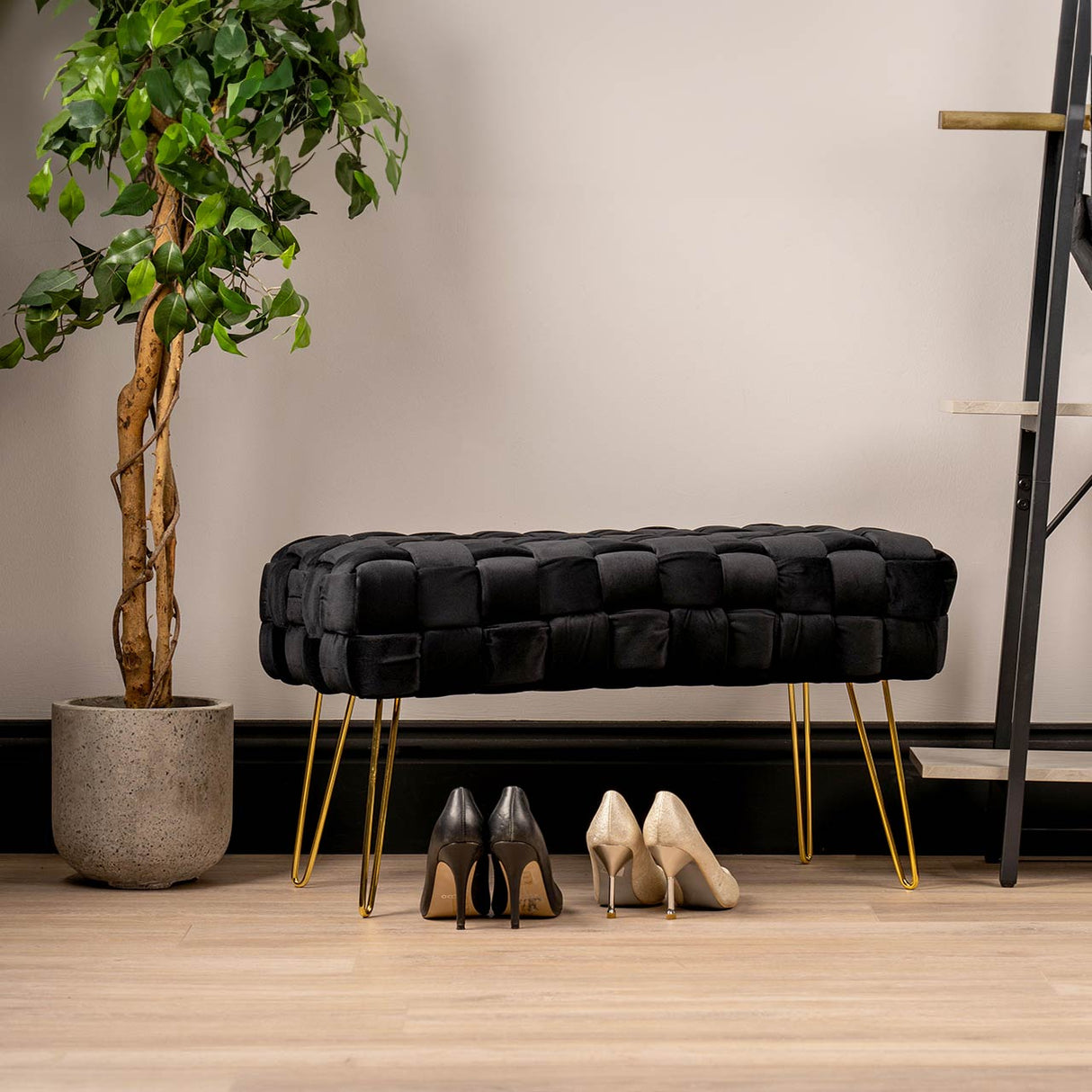 Black Velvet Woven Bench With Gold Legs - Kd