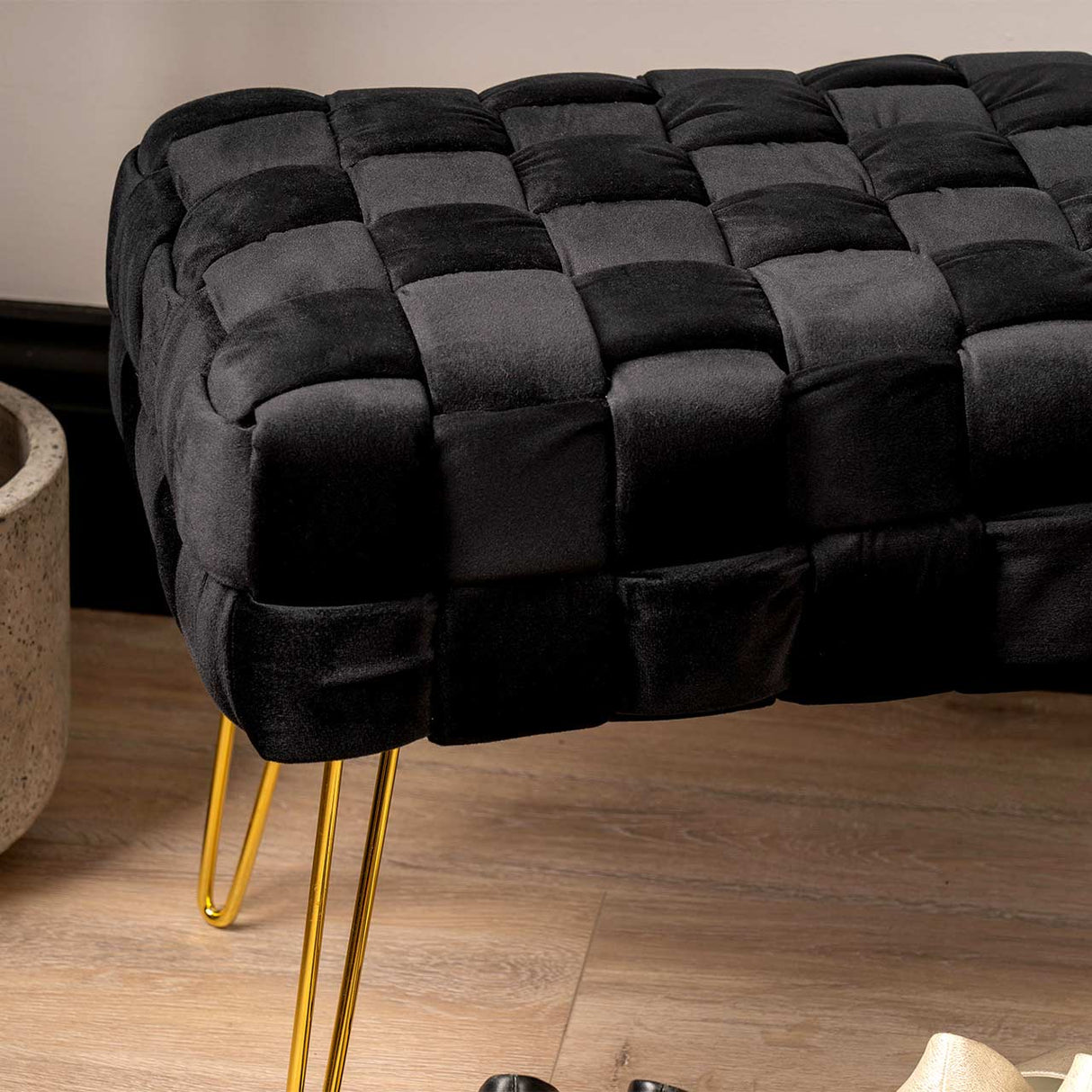 Black Velvet Woven Bench With Gold Legs - Kd