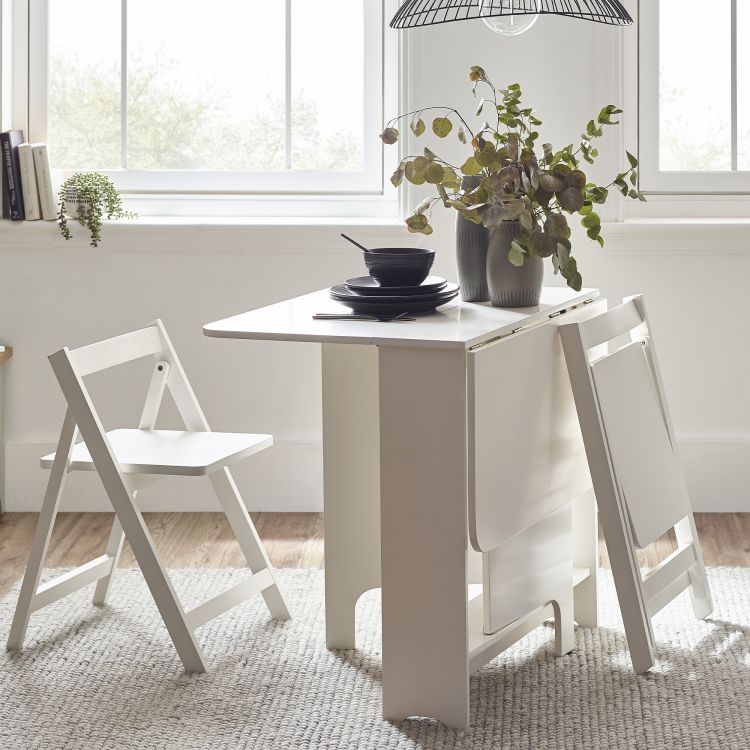 Gatan Small Gateleg Table With 2 Chairs